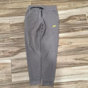 gray nike tech fleece pants